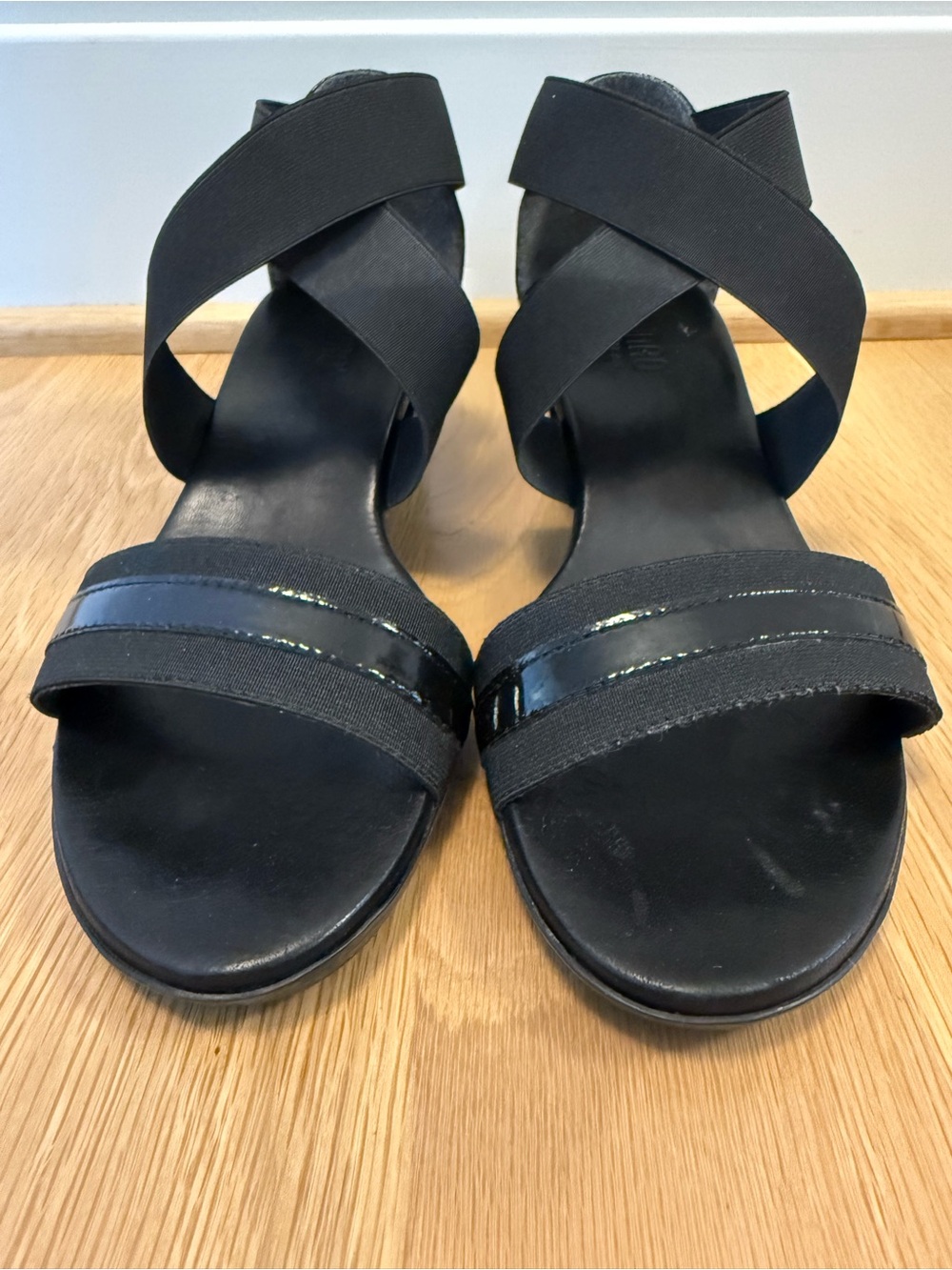 Munro Black Crisscross Elastic Sandals